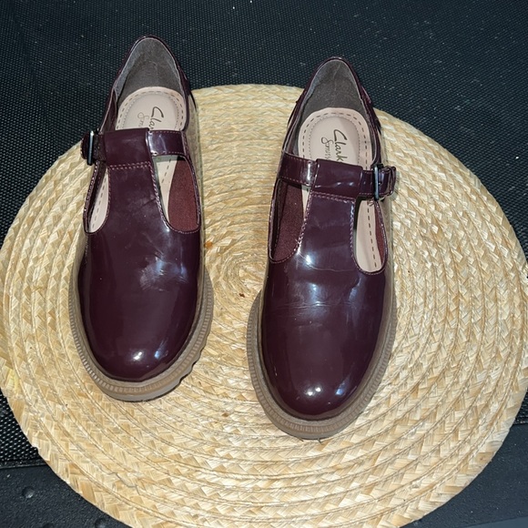 Clarks Patent Leather Academia Loafer Size 7.5 - Picture 3 of 12